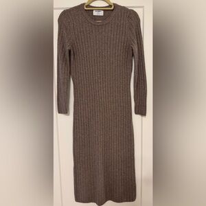 Old Navy Long Sleeve Brown Sweater Dress in Medium Petite